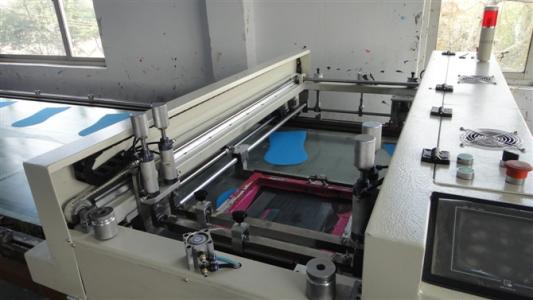 全自动丝印机在操作时要注意的安全事项